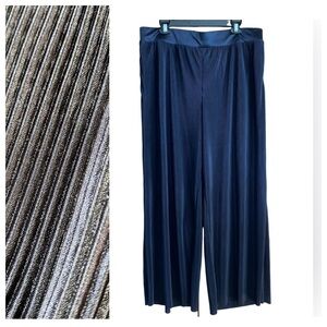 2/$30 Lane Bryant Palazzo Pants Accordion Pleats Navy Blue Size 18/20 Like New